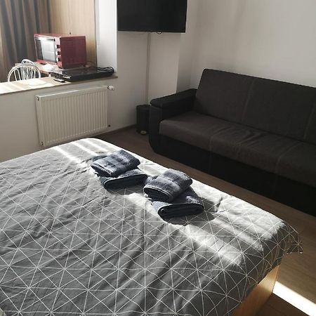 Gara Dinu Apartment Bukares Bagian luar foto