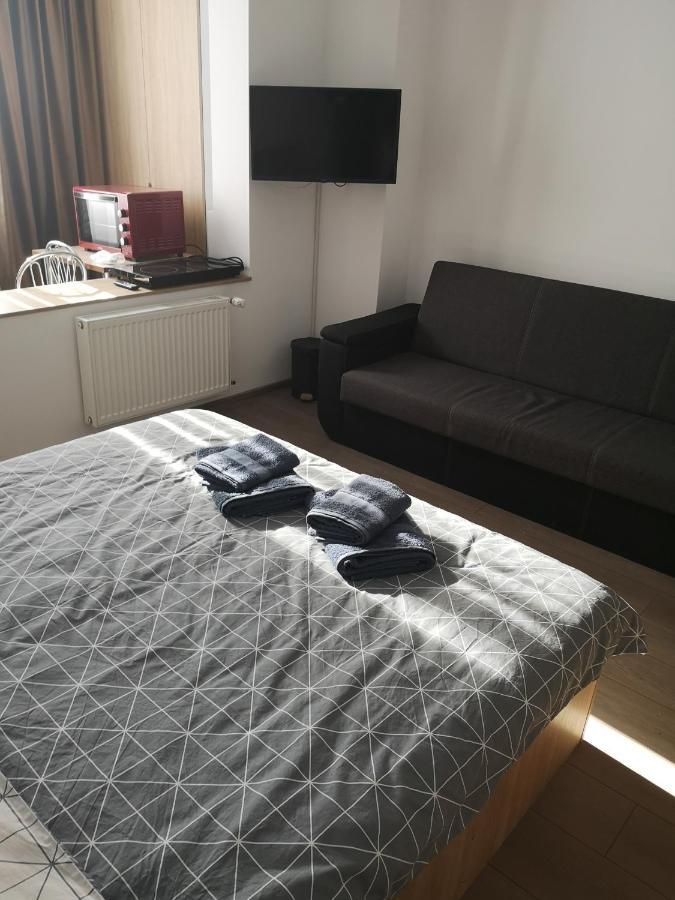 Gara Dinu Apartment Bukares Bagian luar foto