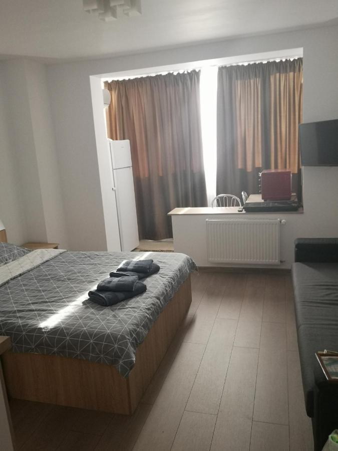 Gara Dinu Apartment Bukares Bagian luar foto